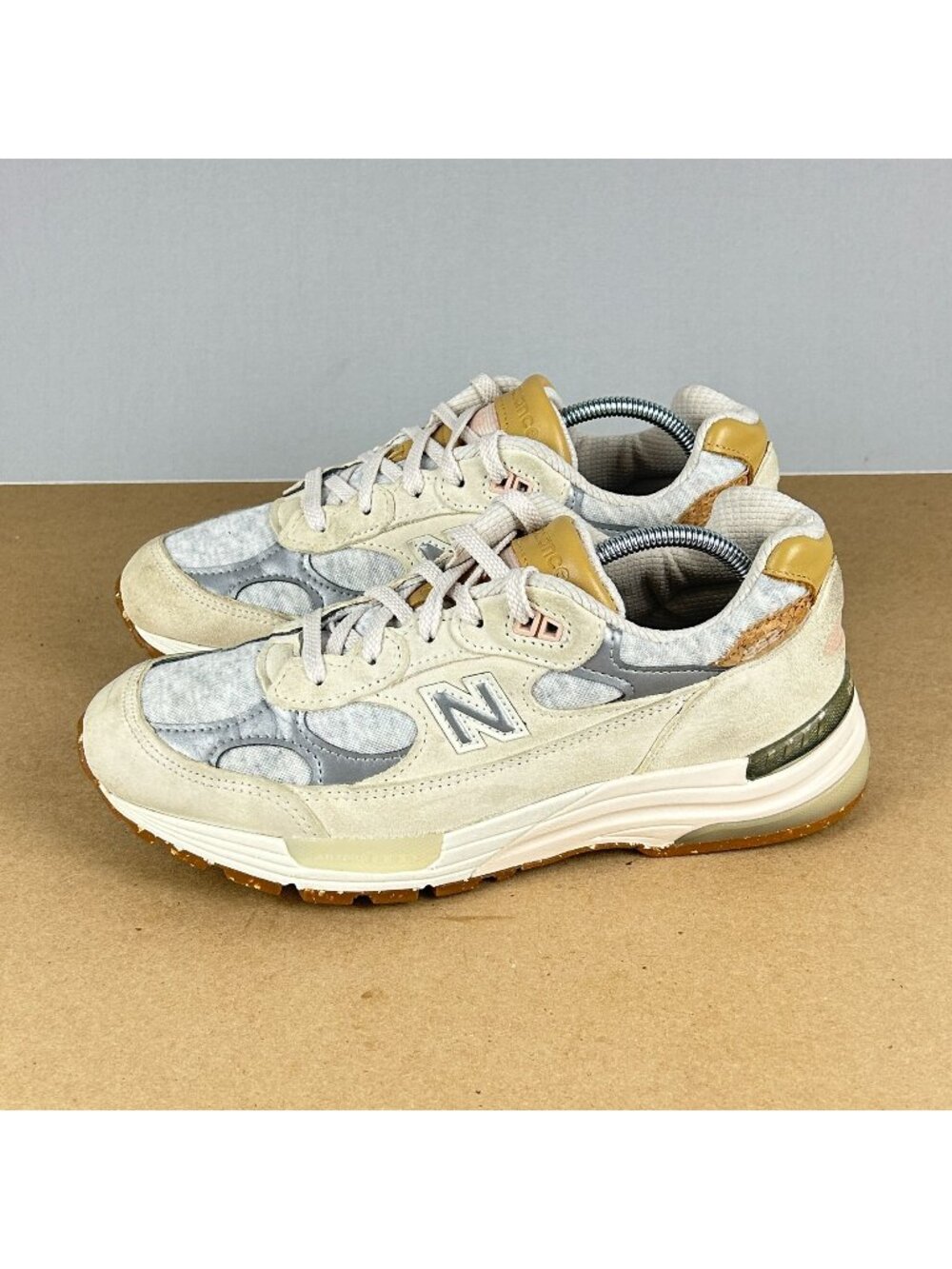 New Balance 992 Raw Silk Cork Athletic Shoes Womens 8 Cream Beige Low Top